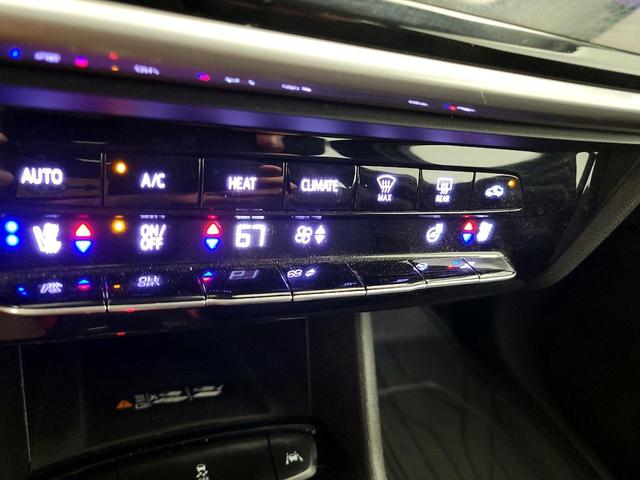 Photo of 2023 White Chevrolet Bolt EUV