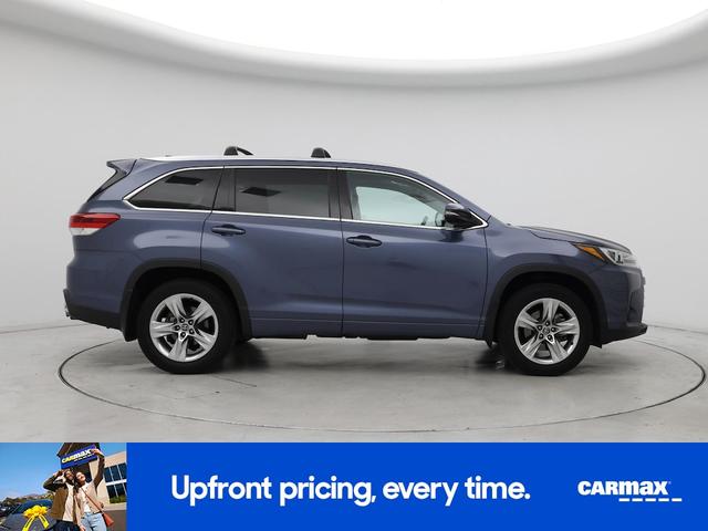 Photo of 2019 Blue Toyota Highlander