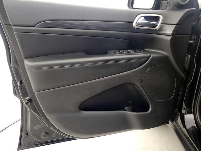 Photo of 2021 Black Jeep Grand Cherokee