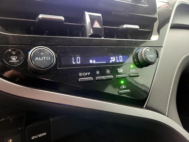 Photo of 2023 White Toyota Camry