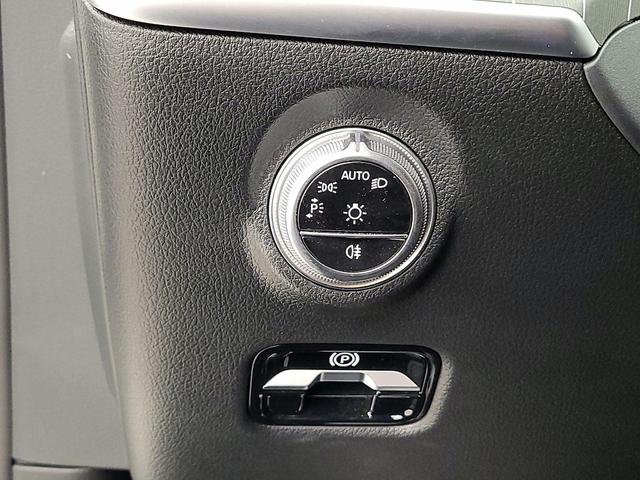 Photo of 2023 White Mercedes-Benz C-Class