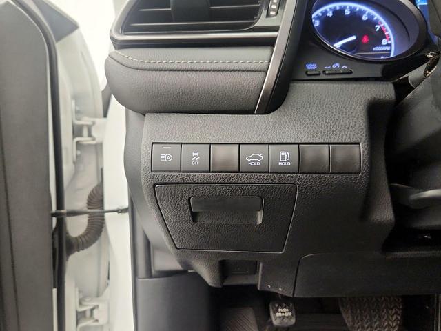 Photo of 2023 White Toyota Camry