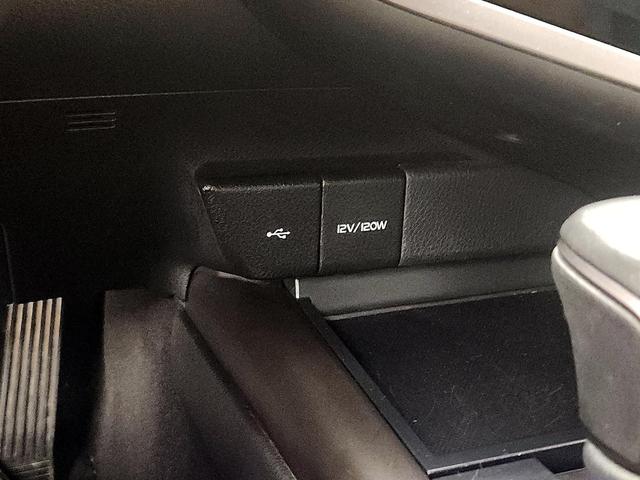 Photo of 2023 White Toyota Camry