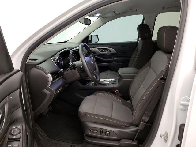 Photo of 2021 White Chevrolet Traverse