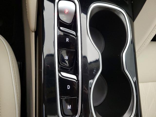 Photo of 2021 White Buick Envision