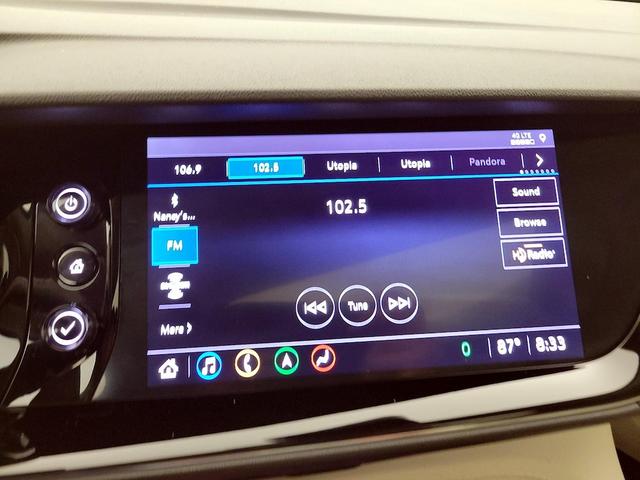 Photo of 2021 White Buick Envision