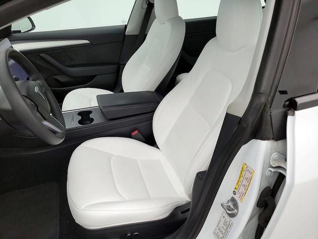 Photo of 2023 White Tesla Model 3