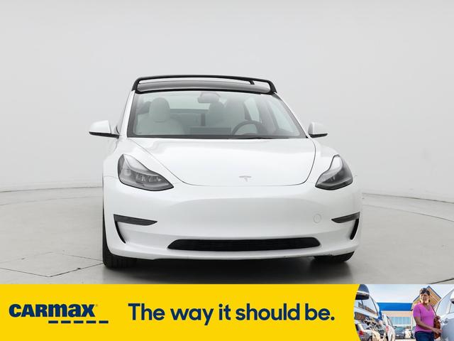 Photo of 2023 White Tesla Model 3
