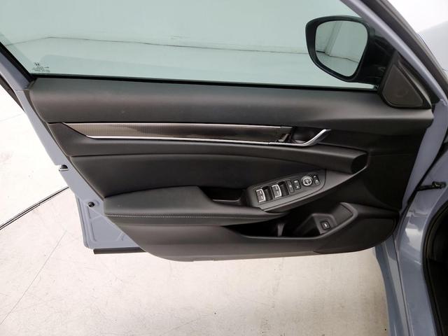 Photo of 2022 Gray Honda Accord