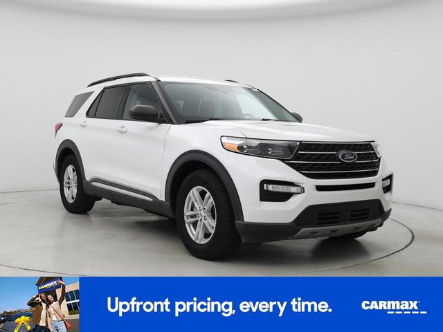 Photo of 2022 White Ford Explorer