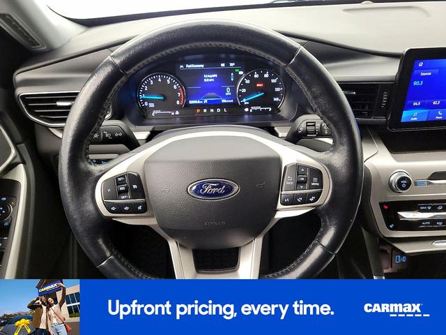 Photo of 2022 White Ford Explorer