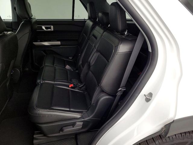 Photo of 2022 White Ford Explorer