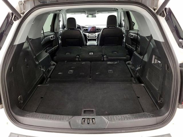 Photo of 2022 White Ford Explorer