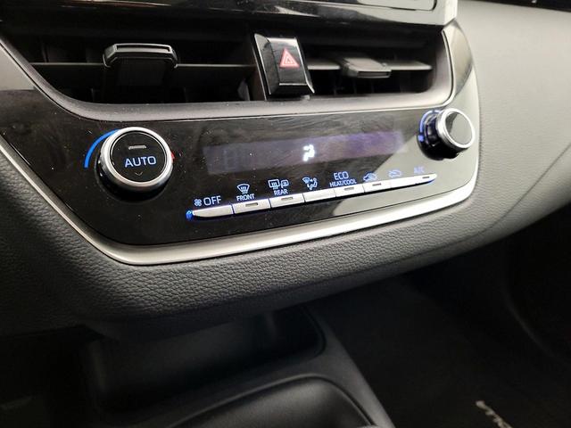 Photo of 2020 White Toyota Corolla
