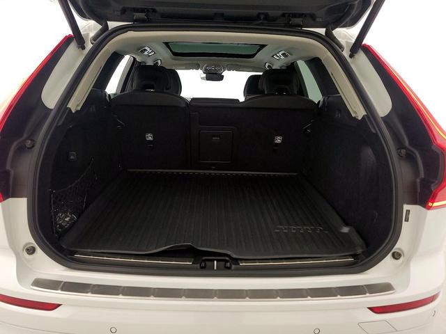 Photo of 2023 White Volvo XC60