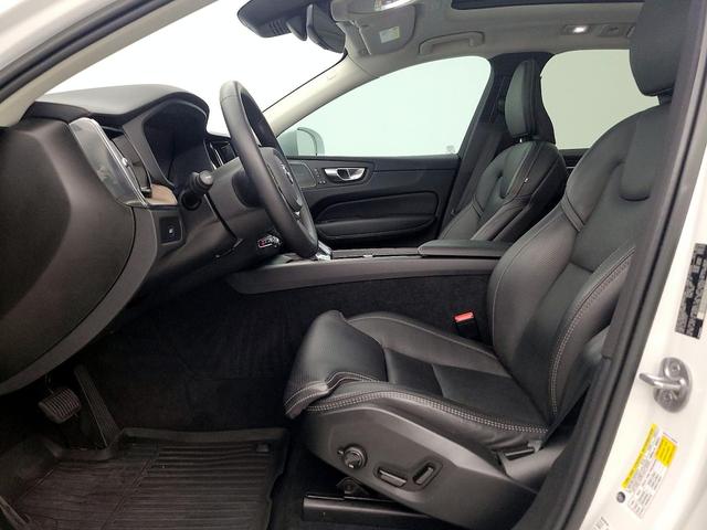 Photo of 2023 White Volvo XC60