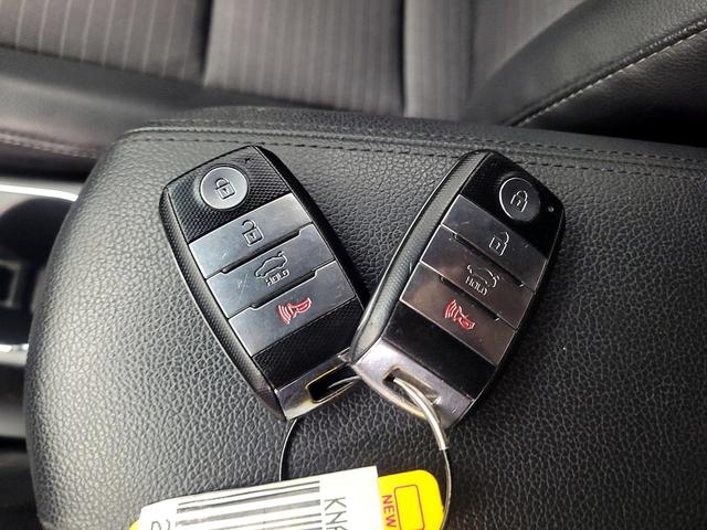 Photo of 2016 Blue Kia Forte