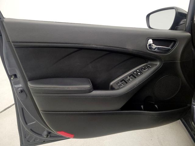Photo of 2016 Blue Kia Forte