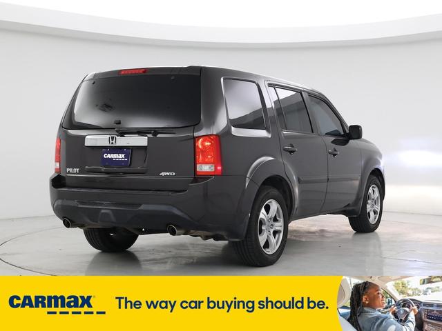 Photo of 2014 Gray Honda Pilot