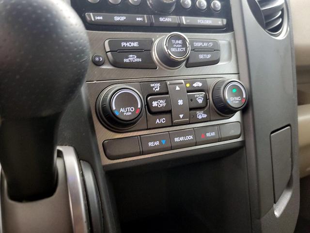 Photo of 2014 Gray Honda Pilot