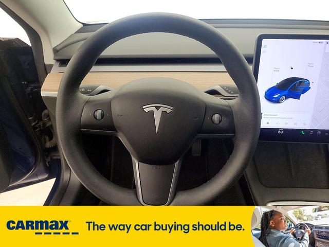 Photo of 2022 Blue Tesla Model 3