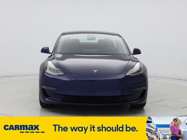 Photo of 2022 Blue Tesla Model 3