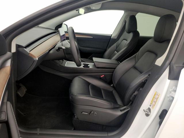 Photo of 2024 White Tesla Model Y