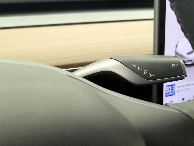 Photo of 2024 White Tesla Model Y