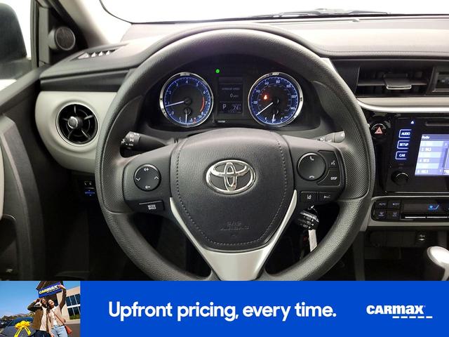 Photo of 2017 Silver Toyota Corolla