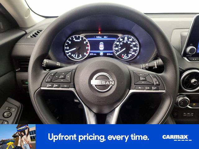 Photo of 2025 White Nissan Sentra
