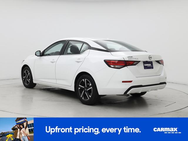 Photo of 2025 White Nissan Sentra