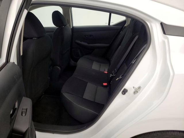 Photo of 2025 White Nissan Sentra