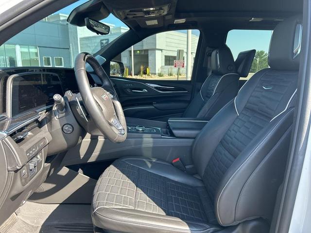 Photo of 2024 Crystal White Tri-Coat Cadillac Escalade