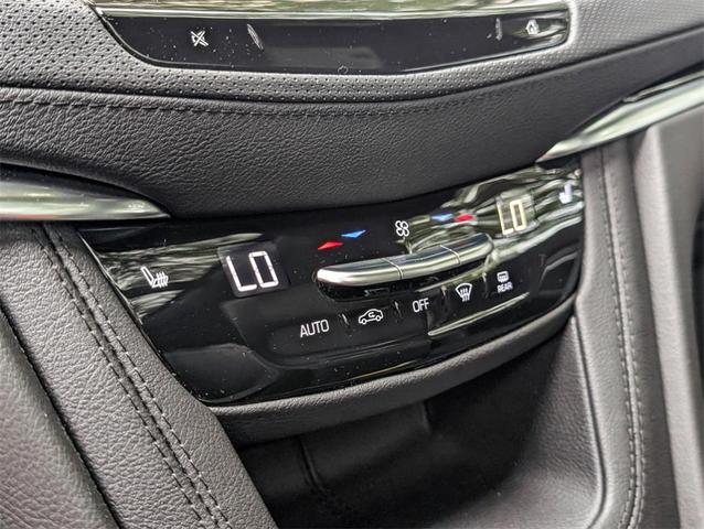 Photo of 2025 Stellar Black Metallic Cadillac XT6