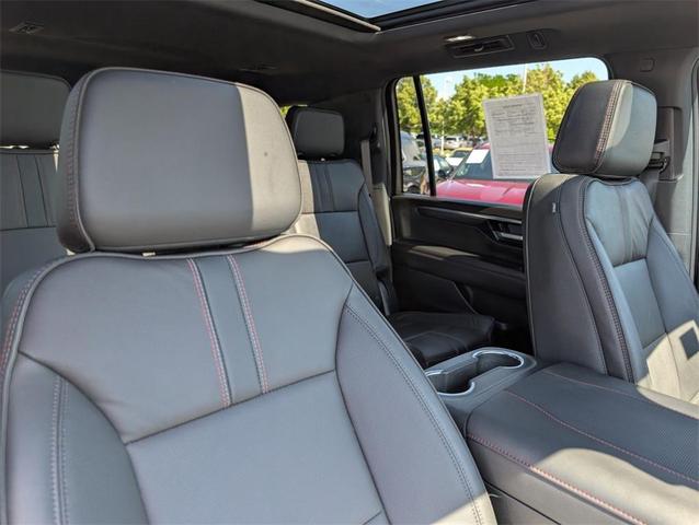 Photo of 2025 Iridescent Pearl Tricoat Chevrolet Suburban
