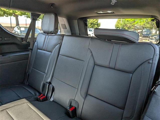 Photo of 2025 Iridescent Pearl Tricoat Chevrolet Suburban