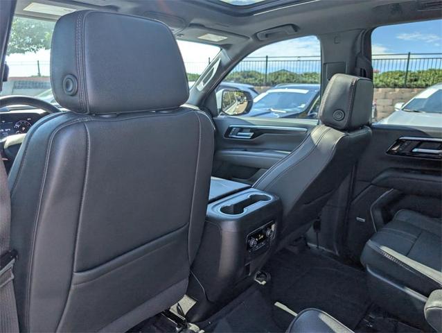 Photo of 2025 Iridescent Pearl Tricoat Chevrolet Suburban