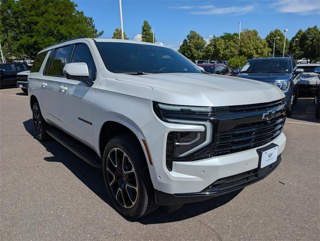 Photo of 2025 Iridescent Pearl Tricoat Chevrolet Suburban