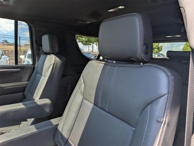Photo of 2025 Iridescent Pearl Tricoat Chevrolet Suburban
