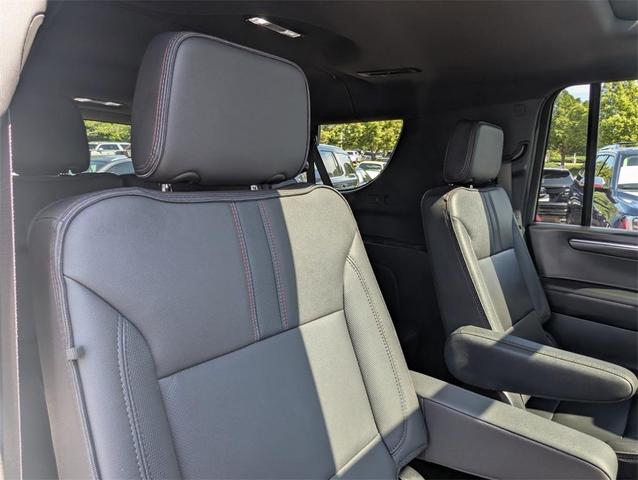 Photo of 2025 Iridescent Pearl Tricoat Chevrolet Suburban