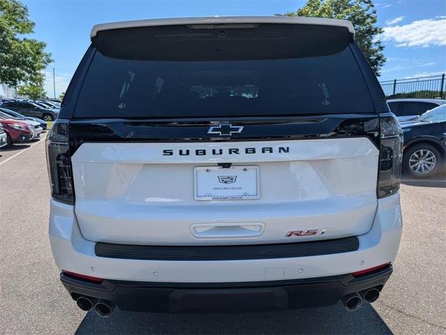 Photo of 2025 Iridescent Pearl Tricoat Chevrolet Suburban