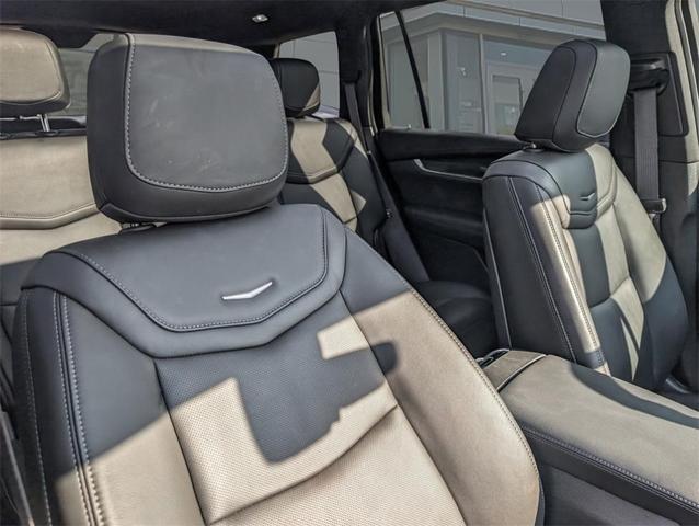 Photo of 2025 Emerald Cadillac XT6