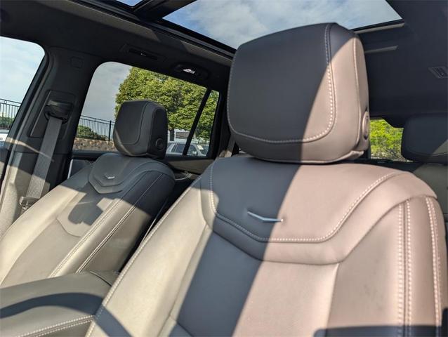 Photo of 2025 Emerald Cadillac XT6