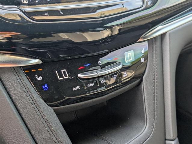 Photo of 2025 Emerald Cadillac XT6