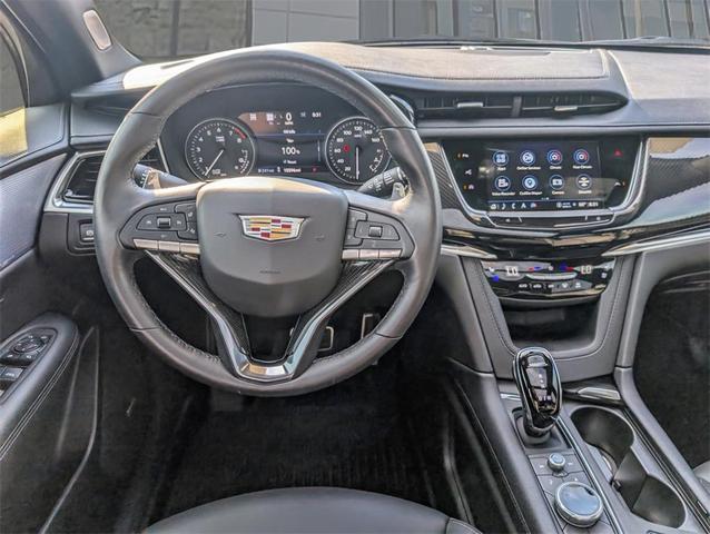 Photo of 2025 Emerald Cadillac XT6