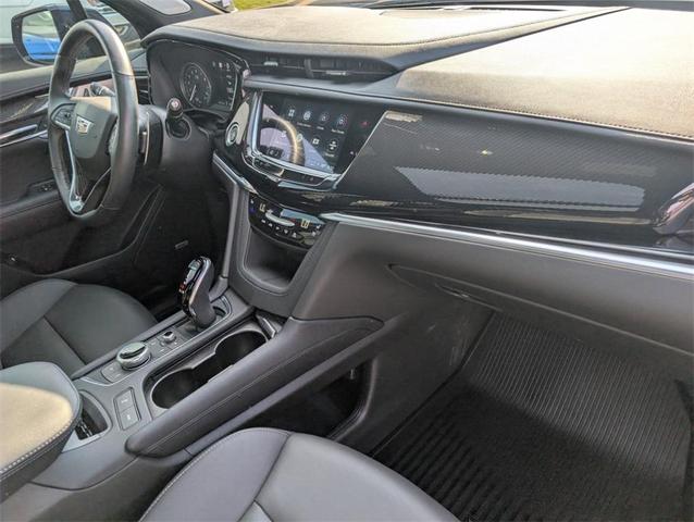 Photo of 2025 Emerald Cadillac XT6