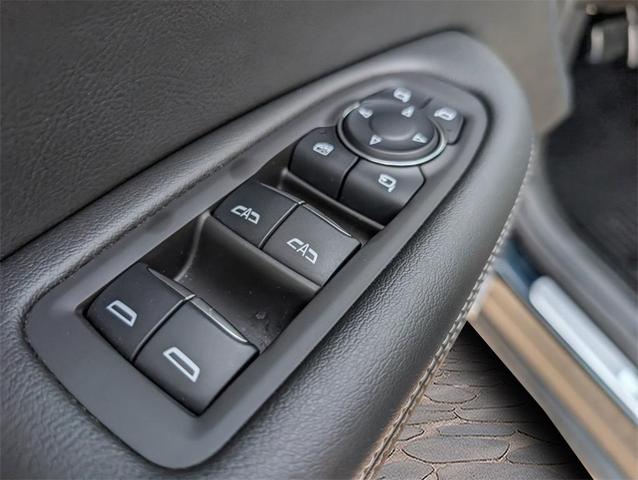 Photo of 2025 Emerald Cadillac XT6