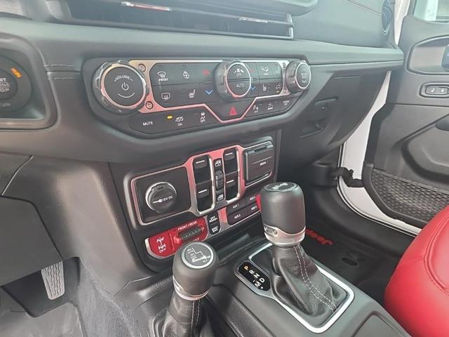 Photo of 2024 Bright White Clearcoat Jeep Wrangler