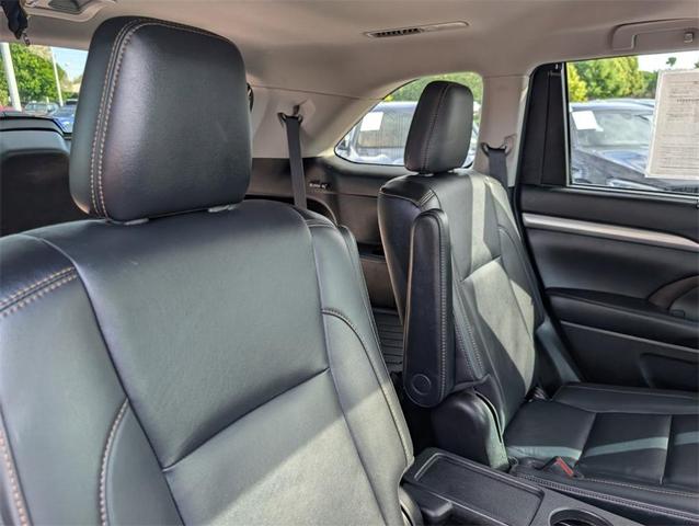 Photo of 2019 Black Toyota Highlander