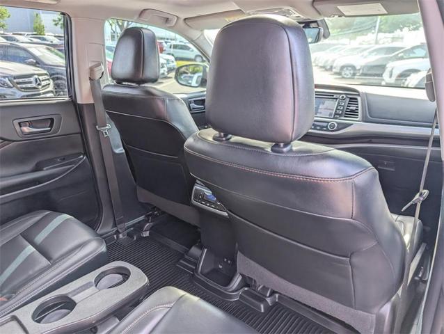 Photo of 2019 Black Toyota Highlander